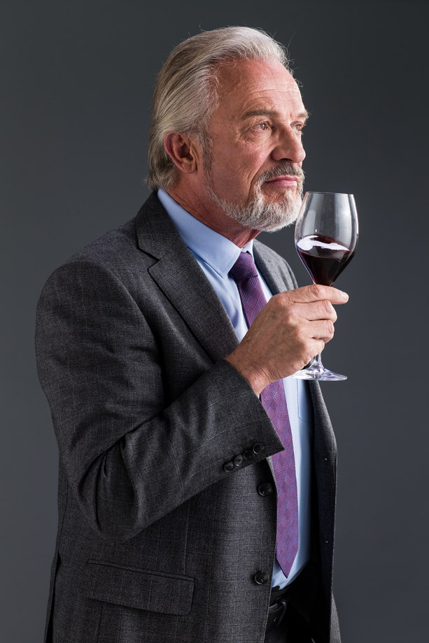 权威商务老年男人照片 权威商务老年男人照片