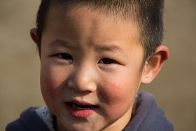 欢乐的乡村小学生图片