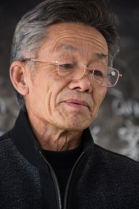 乡村小学老师在上课图片