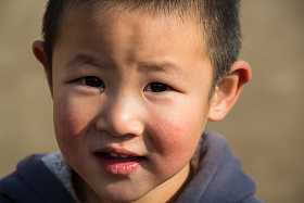 欢乐的乡村小学生图片