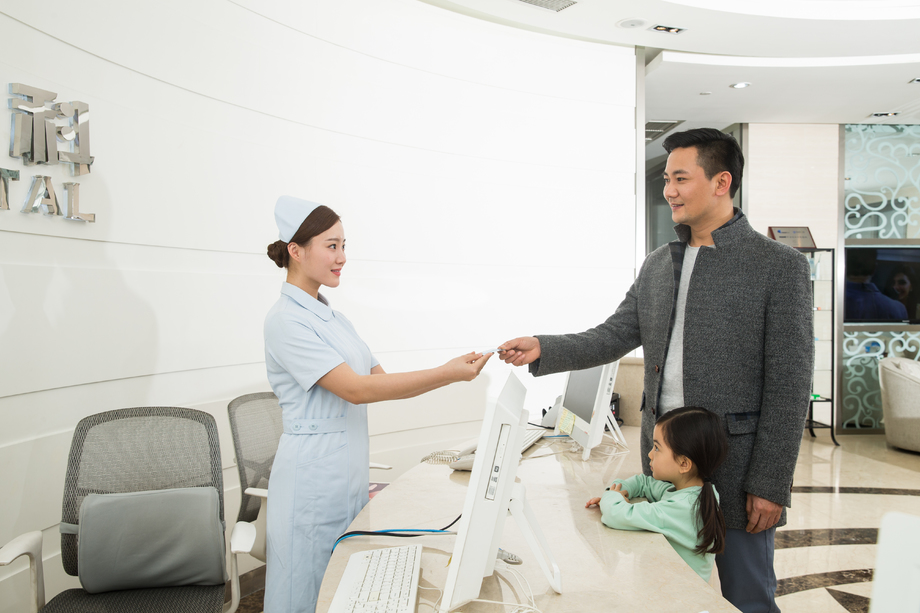 牙科医院的服务台图片