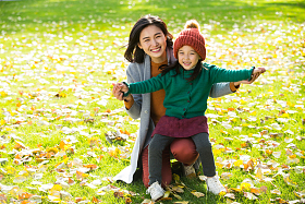 幸福家庭户外郊游