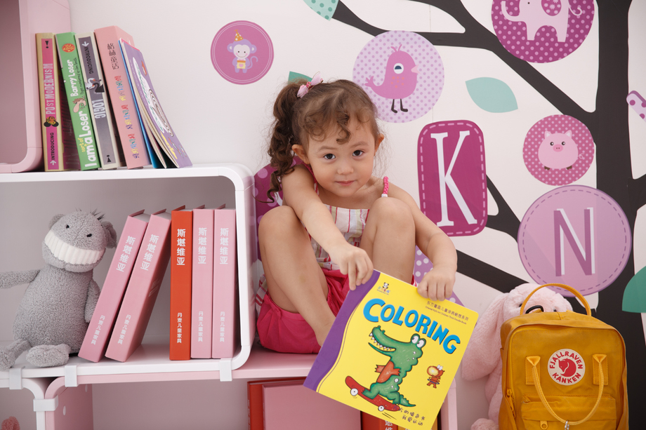 可爱的小女孩在学习 可爱的小女孩在学习