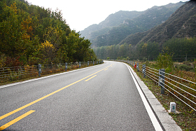 北京郊区的公路图片