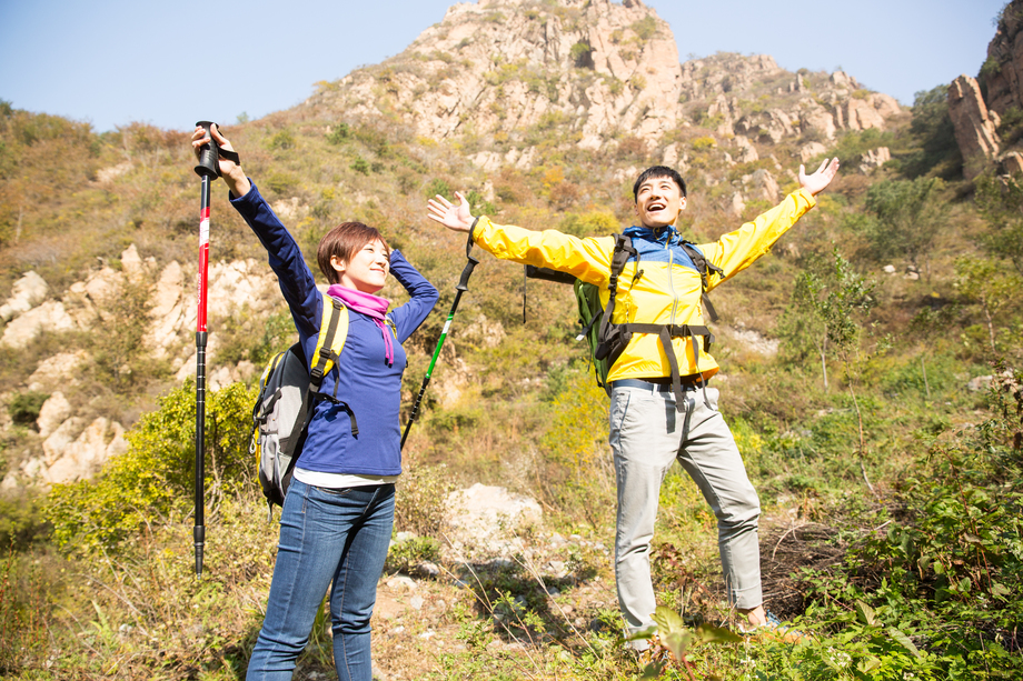 青年男女登山 青年男女登山