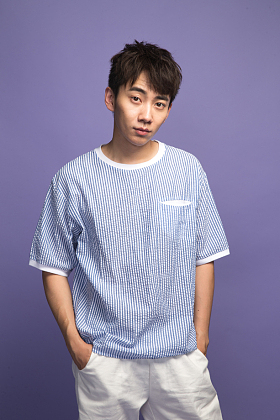 帅气的青年男人照片