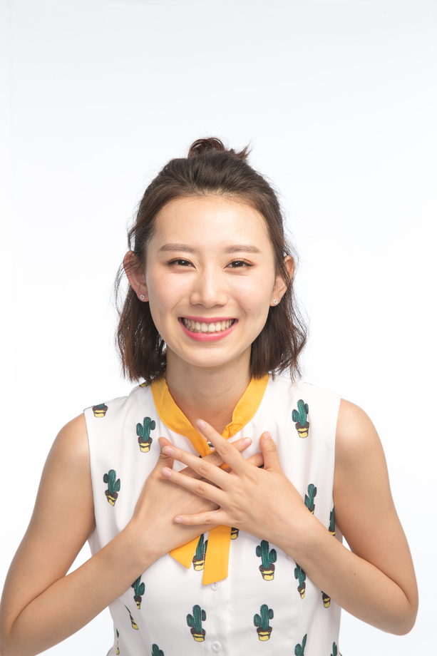 漂亮的年轻女孩