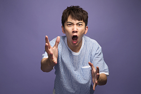 青年男人伸手图片