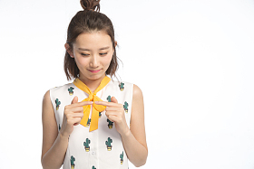 漂亮的年轻女孩