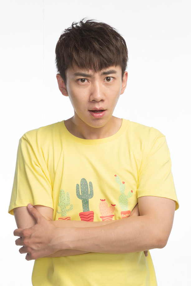 表情震惊的青年男人图片 表情震惊的青年男人图片