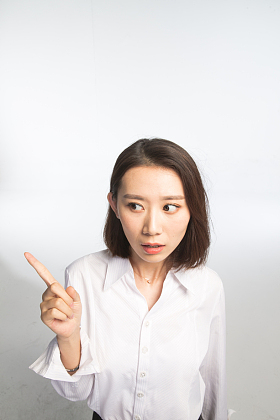 商务青年女人照片