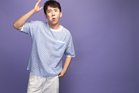 帅气的青年男人