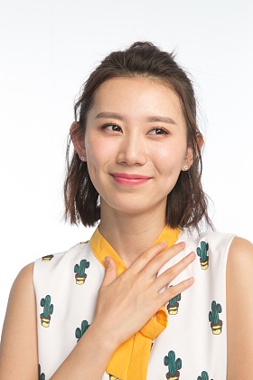 漂亮的年轻女孩图片