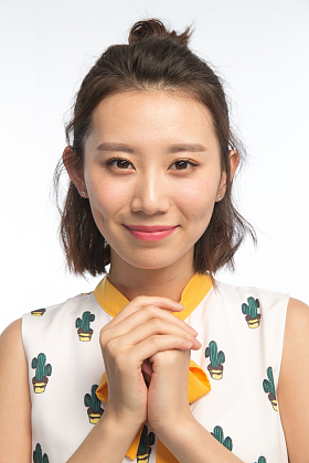 漂亮的年轻女孩图片