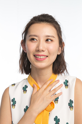 漂亮的年轻女孩图片