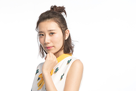 漂亮的年轻女孩图片