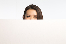 商务青年女人和白板图片