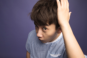 爱美的年轻男人