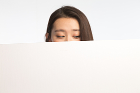 商务青年女人和白板照片