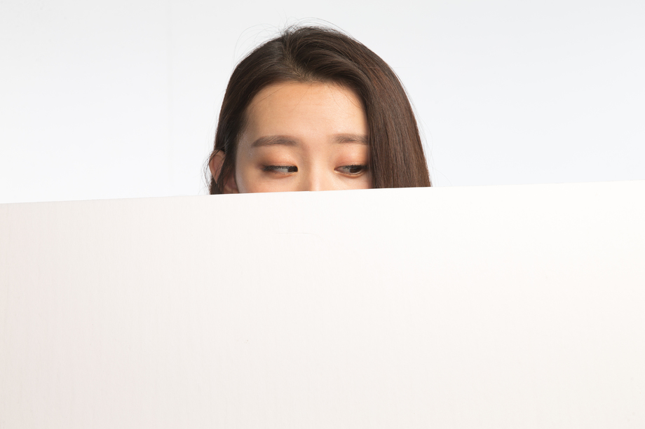 商务青年女人和白板照片