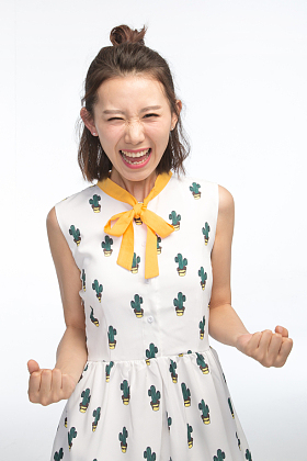 青年女人尖叫图片