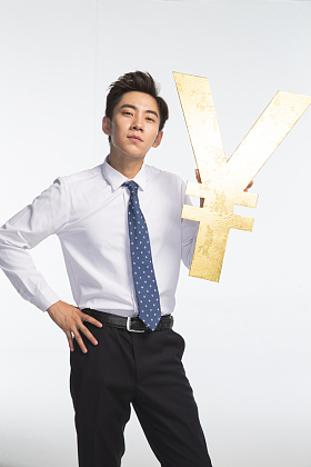 商务青年男人理财