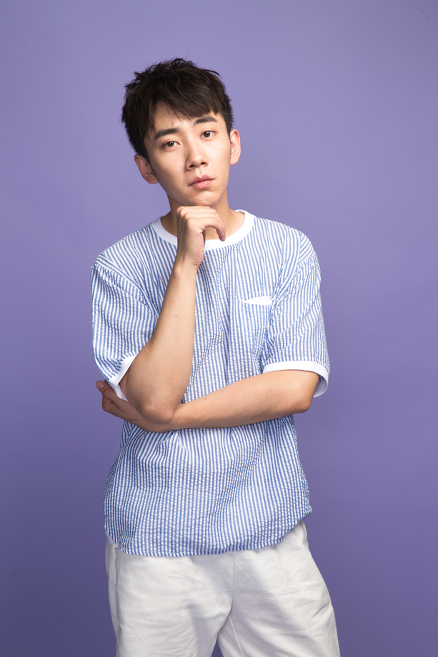 帅气的青年男人