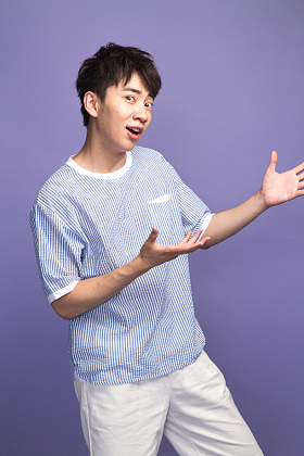 帅气的青年男人