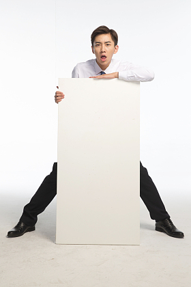 商务青年男人和白板