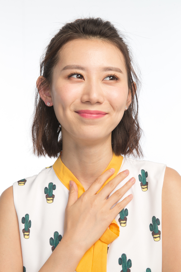 漂亮的年轻女孩照片
