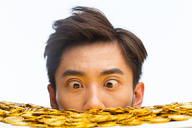 青年男人和金