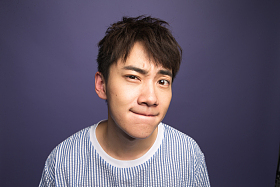 帅气的青年男人