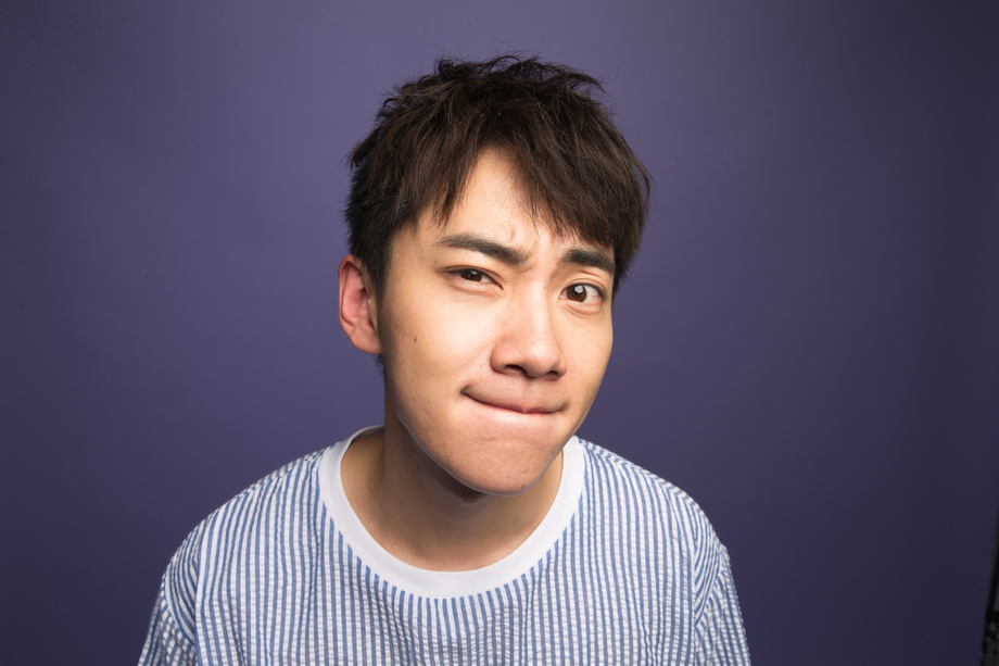 帅气的青年男人