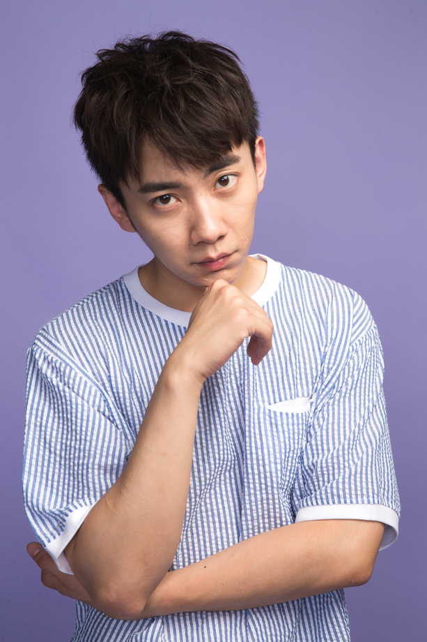 帅气的青年男人照片