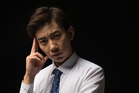 商务青年男人的肖像照片