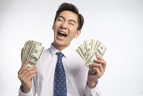 商务青年男人拿着美元