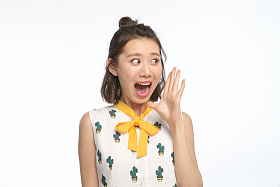 青年女人呼喊