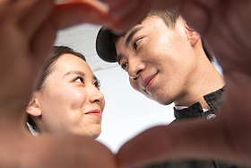 复古青年情侣图片