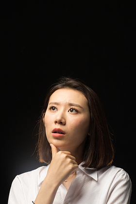 商务青年女人照片