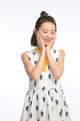 漂亮的年轻女孩图片