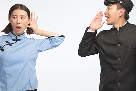 复古青年男女大喊图片