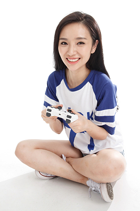 年轻女人肖像图片