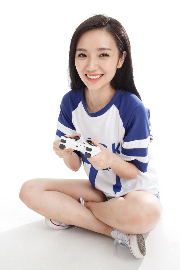 年轻女人肖像图片 年轻女人肖像图片