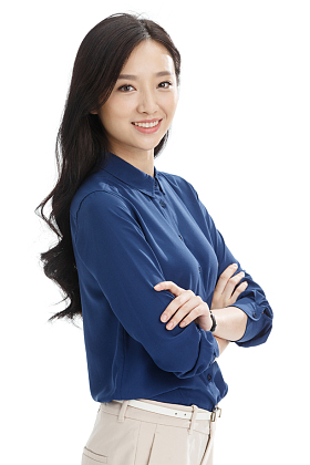 年轻商务女性图片