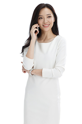 商务女人打电话