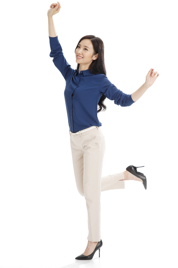 快乐的年轻商务女性图片