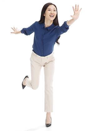 年轻商务女性图片