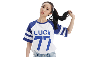 年轻女人肖像图片