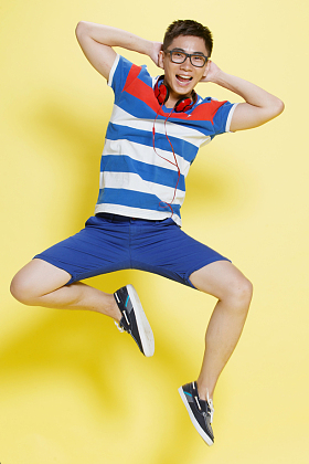 欢乐的青年男人