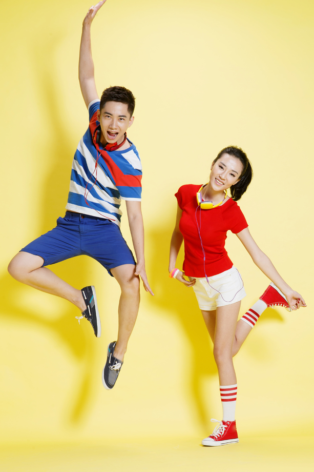 欢乐的青年男女 欢乐的青年男女